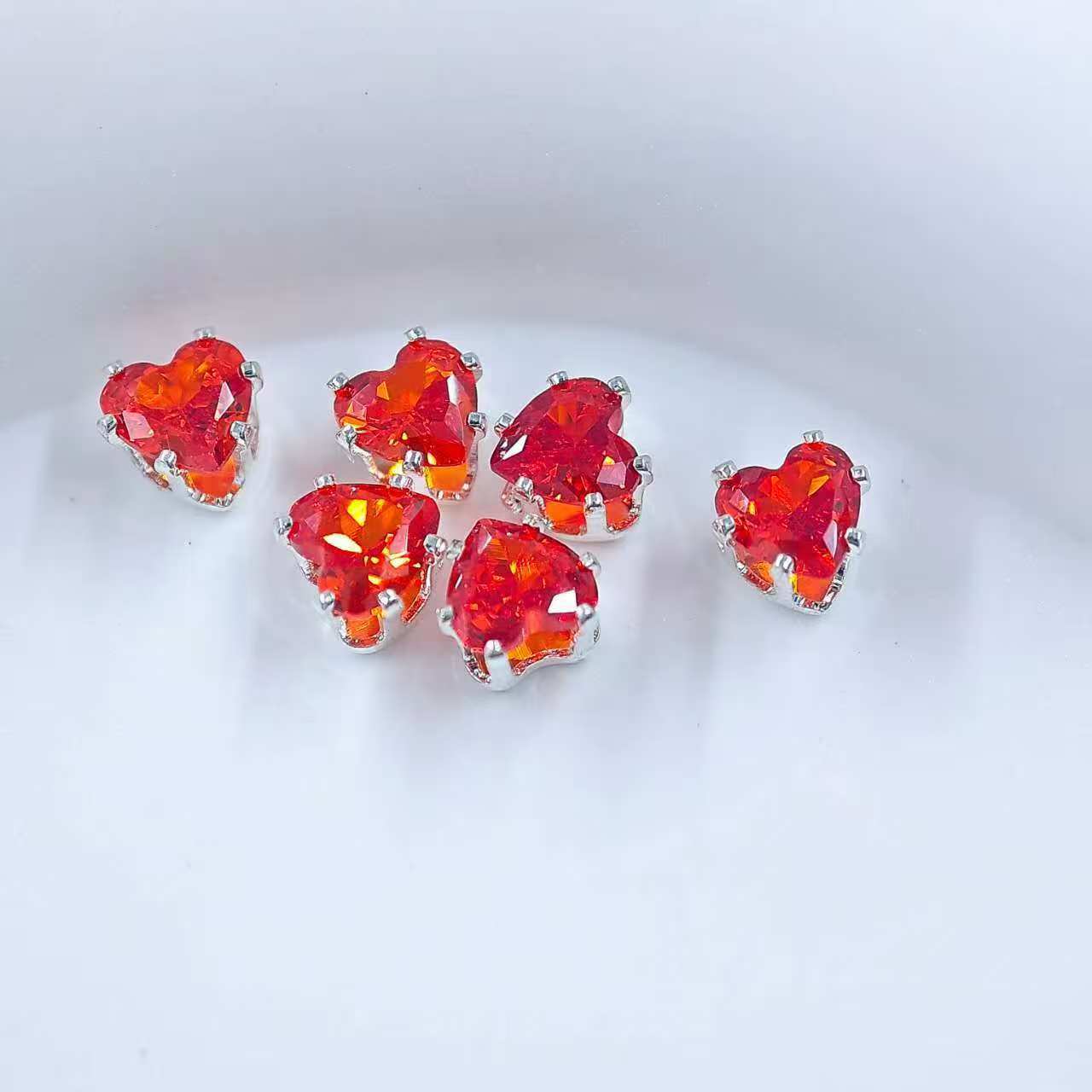 4mm heart-shaped claw diamond Huazhi flash DIY bracelet zircon hand-sewn beads with holes beads separators loose beads accessories auxiliary