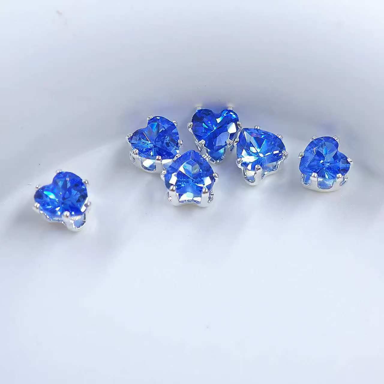 4mm heart-shaped claw diamond Huazhi flash DIY bracelet zircon hand-sewn beads with holes beads separators loose beads accessories auxiliary