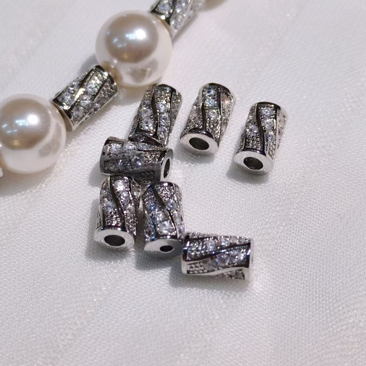 High-quality gold-plated zircon bucket beads with large holes, DIY hand-strung beads jewelry accessories.