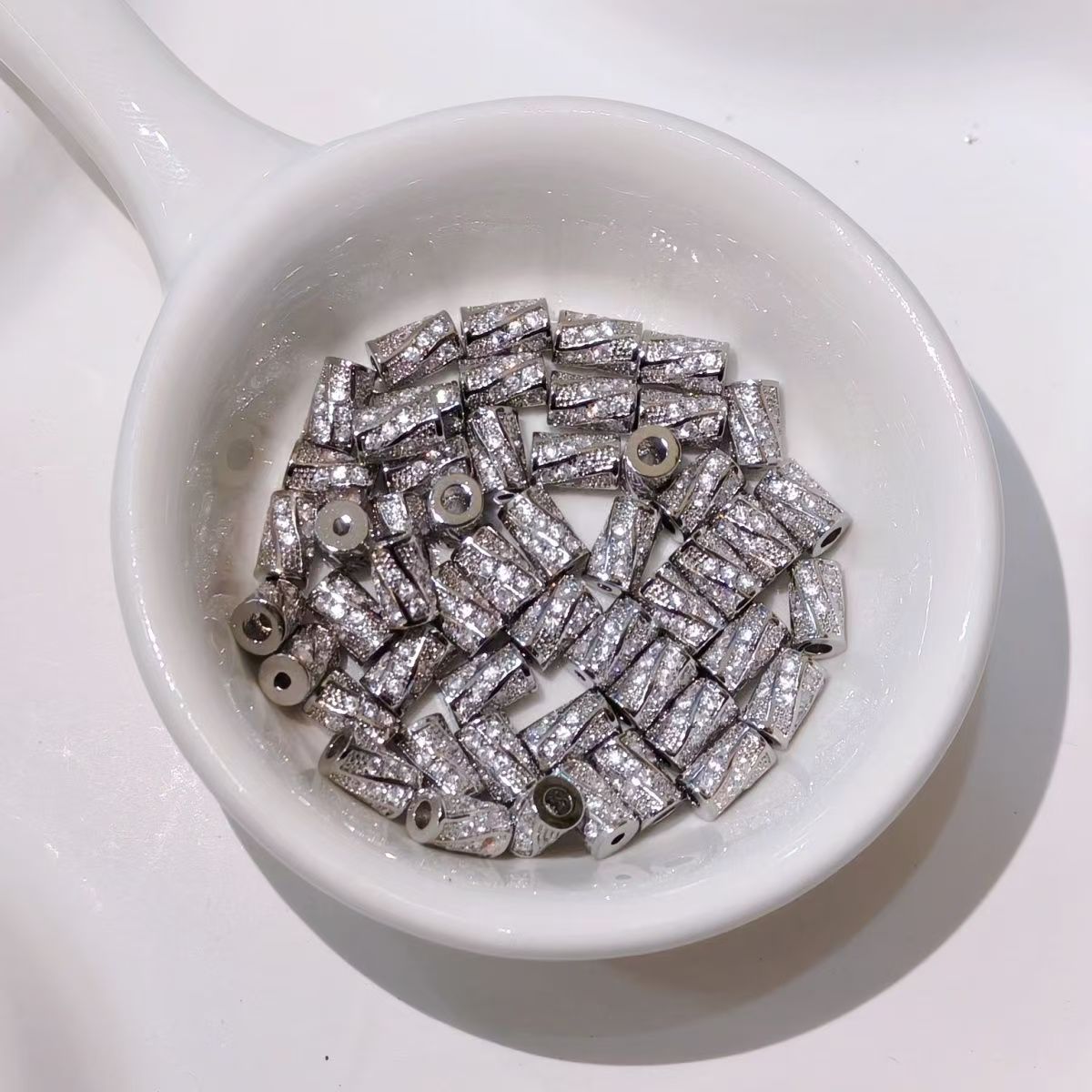 High-quality gold-plated zircon bucket beads with large holes, DIY hand-strung beads jewelry accessories.