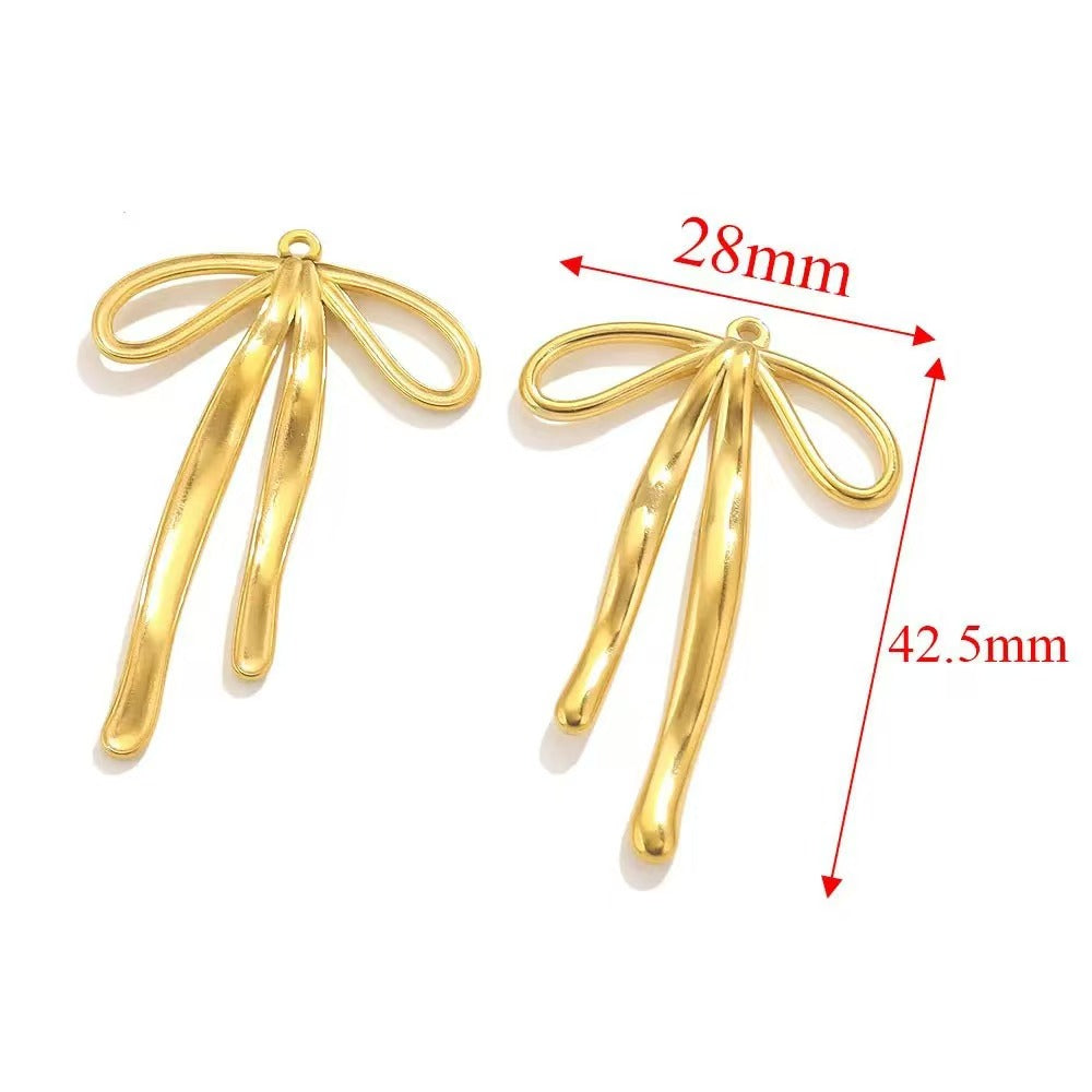 Stainless steel bow - shaped jewelry accessories, DIY necklaces, bracelets, and earrings. There are 5 trendy electroplated bow - shaped pendants.