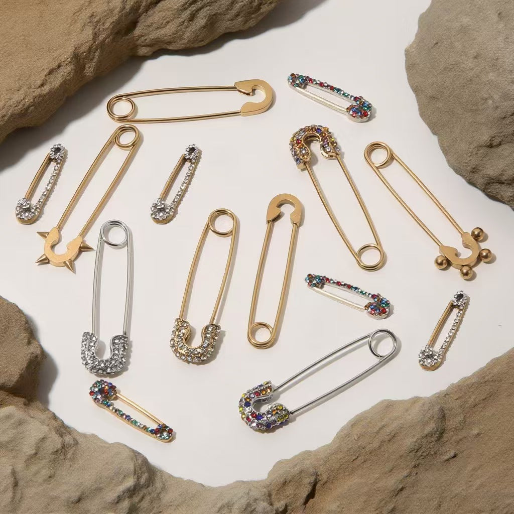 Set of 5 Stainless Steel Gold-Plated Diamond-Encrusted Brooches, Colorful Diamond-Embedded Unique Brooches, Must-Have Accessories for Outfit Matching, Handmade DIY Jewelry Components