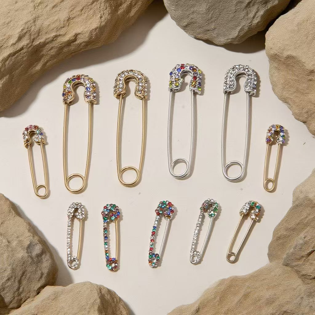 Set of 5 Stainless Steel Gold-Plated Diamond-Encrusted Brooches, Colorful Diamond-Embedded Unique Brooches, Must-Have Accessories for Outfit Matching, Handmade DIY Jewelry Components