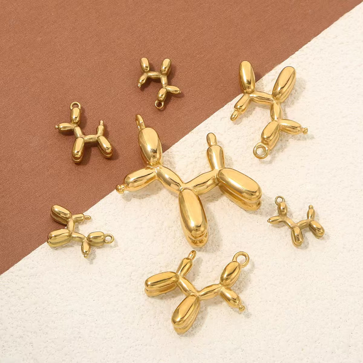 Lucky and cute dog stainless steel pendant, popular for domestic sales, color - retaining animal jewelry accessories, direct sales of jewelry, 5 pieces