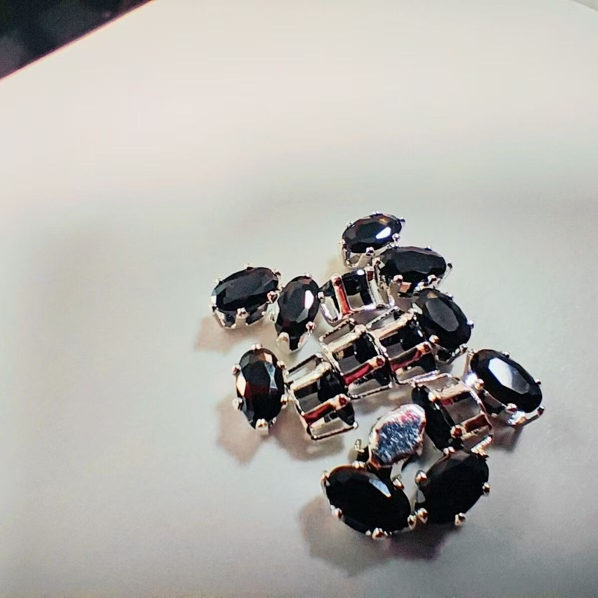 Flashy dopamine enchtement coloful claw zircon DIY hand stitch