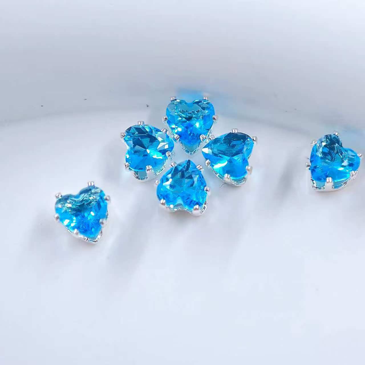 4mm heart-shaped claw diamond Huazhi flash DIY bracelet zircon hand-sewn beads with holes beads separators loose beads accessories auxiliary