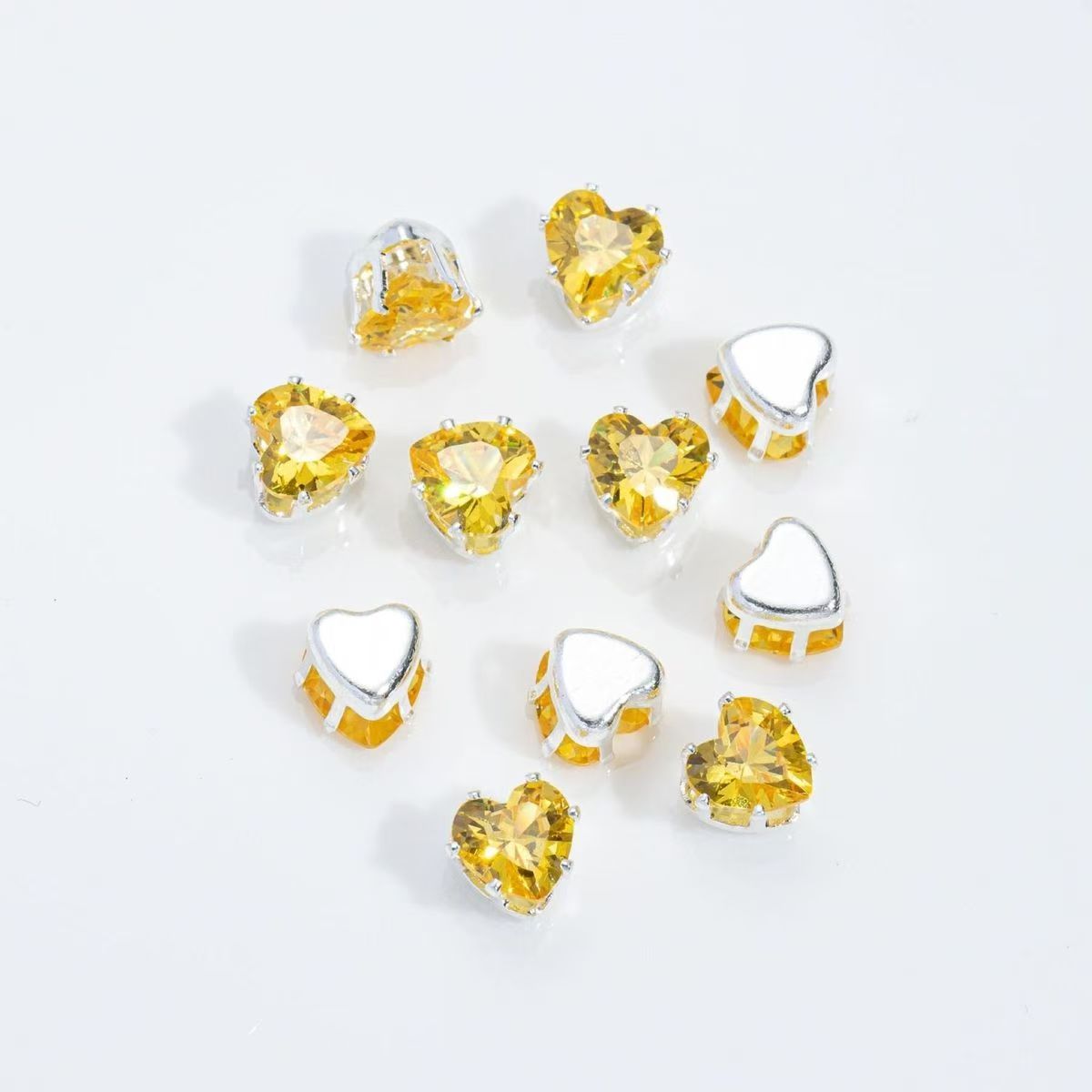 4mm heart-shaped claw diamond Huazhi flash DIY bracelet zircon hand-sewn beads with holes beads separators loose beads accessories auxiliary