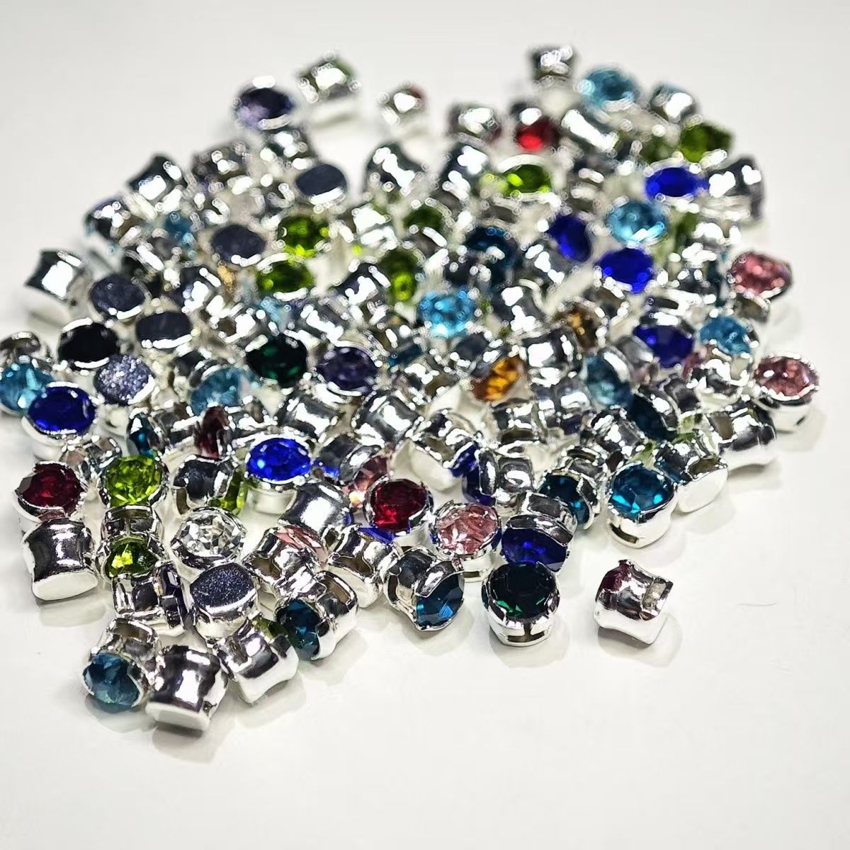 Rainbow Paradise round claw-set rhinestones, colored crystal ornaments, hand-sewn rhinestones, DIY handicraft accessory materials, mixed shiny rhinestones.