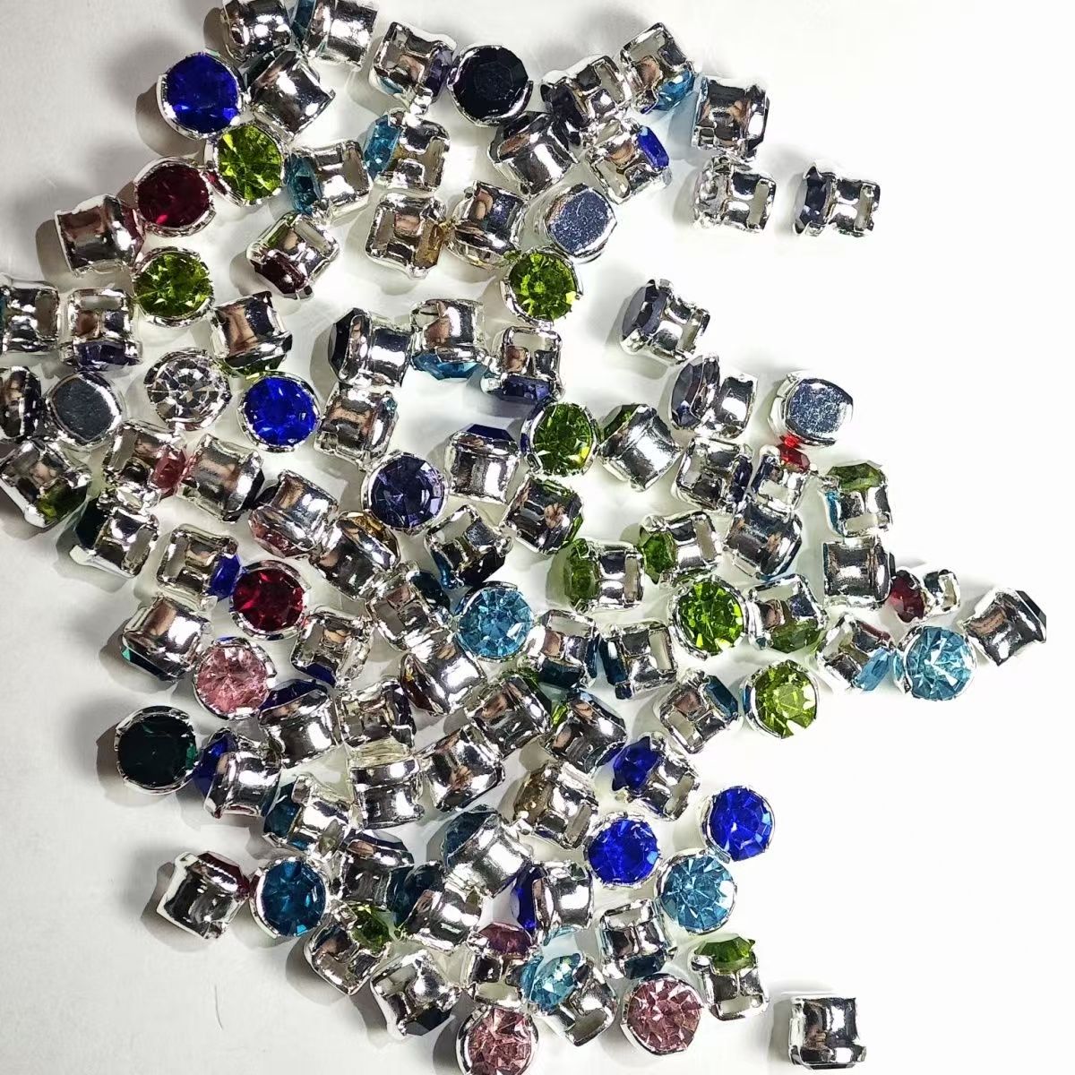 Rainbow Paradise round claw-set rhinestones, colored crystal ornaments, hand-sewn rhinestones, DIY handicraft accessory materials, mixed shiny rhinestones.