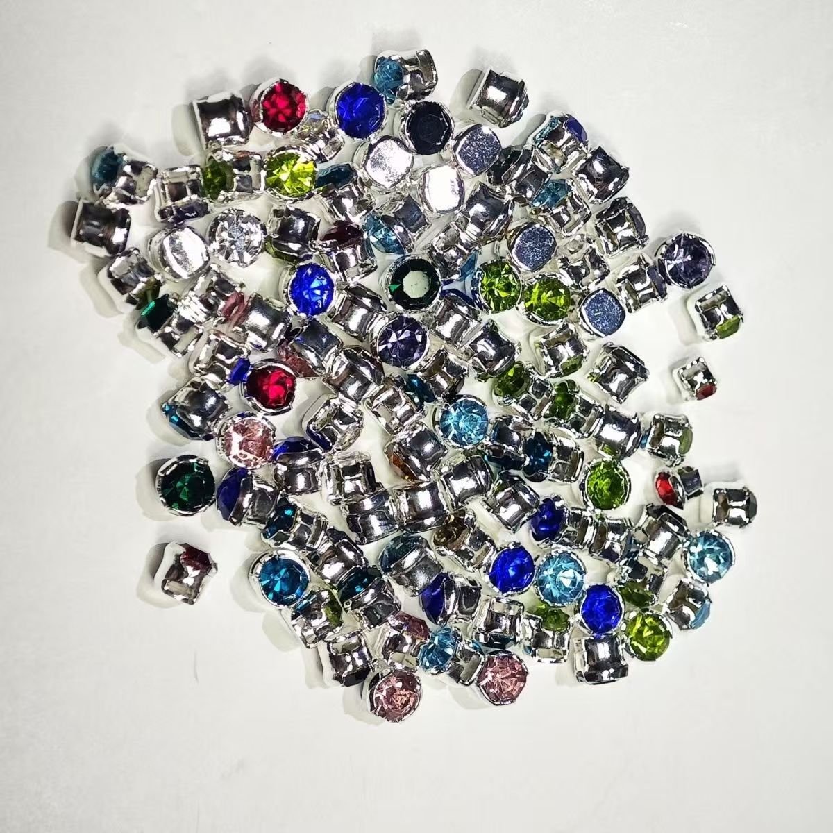 Rainbow Paradise round claw-set rhinestones, colored crystal ornaments, hand-sewn rhinestones, DIY handicraft accessory materials, mixed shiny rhinestones.