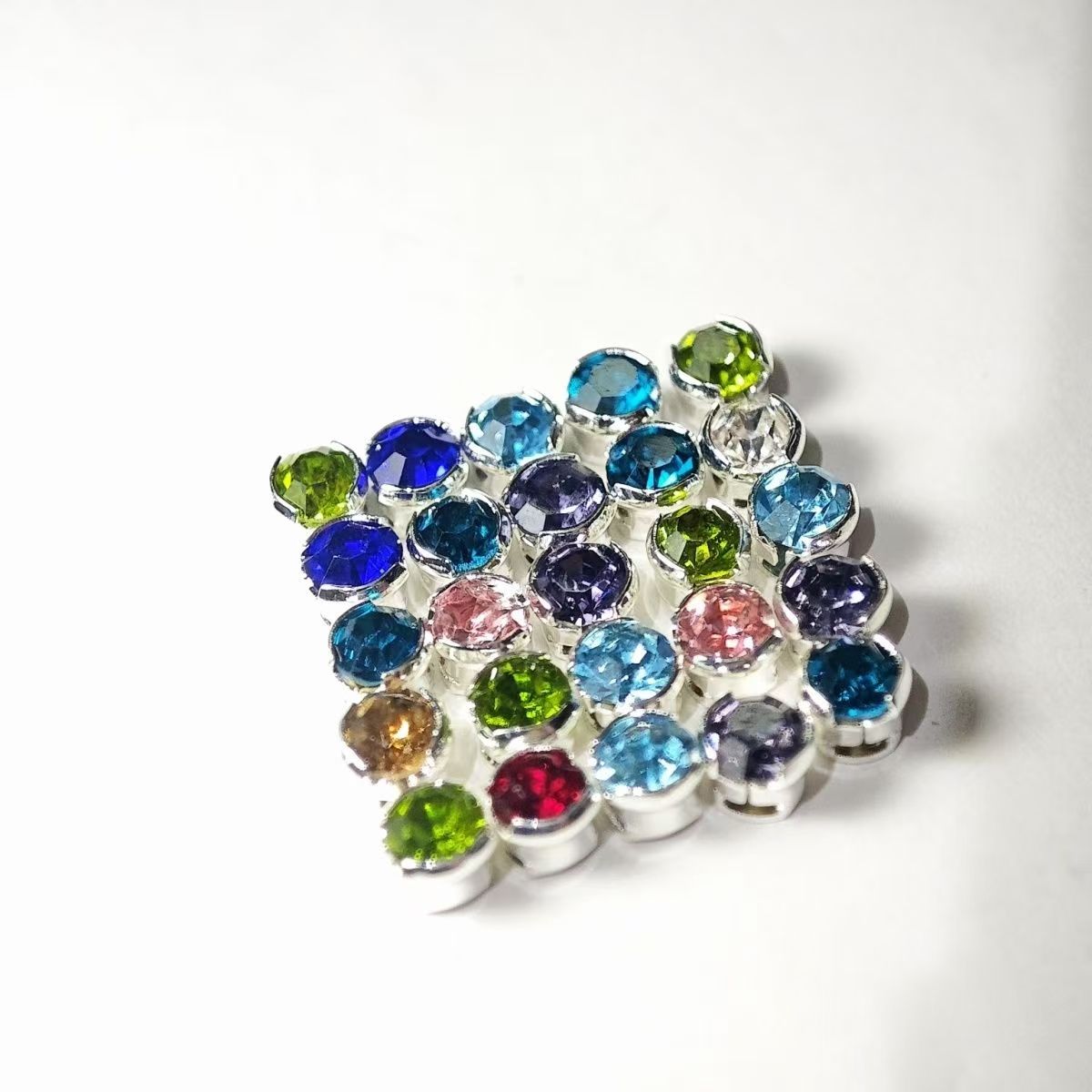 Rainbow Paradise round claw-set rhinestones, colored crystal ornaments, hand-sewn rhinestones, DIY handicraft accessory materials, mixed shiny rhinestones.