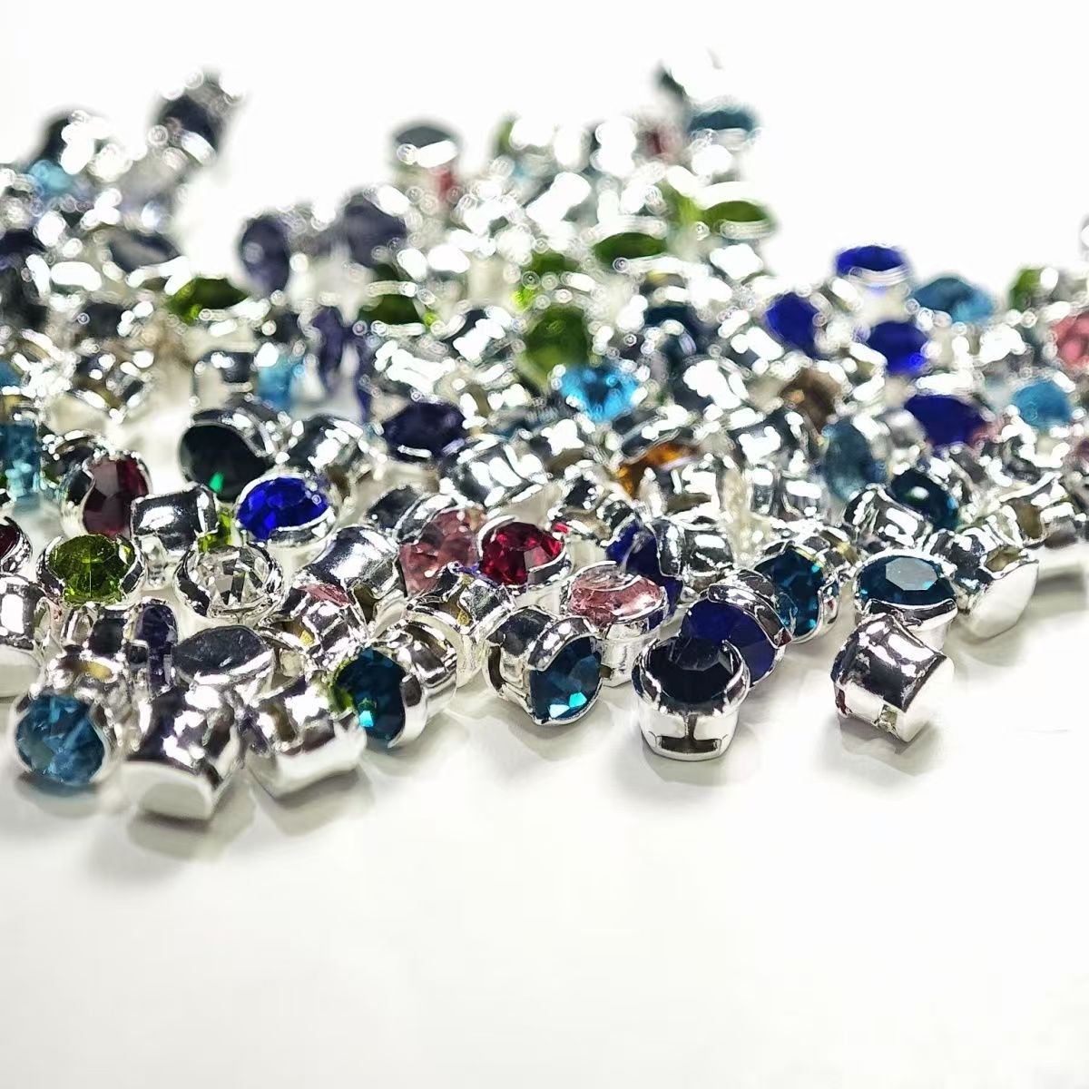 Rainbow Paradise round claw-set rhinestones, colored crystal ornaments, hand-sewn rhinestones, DIY handicraft accessory materials, mixed shiny rhinestones.