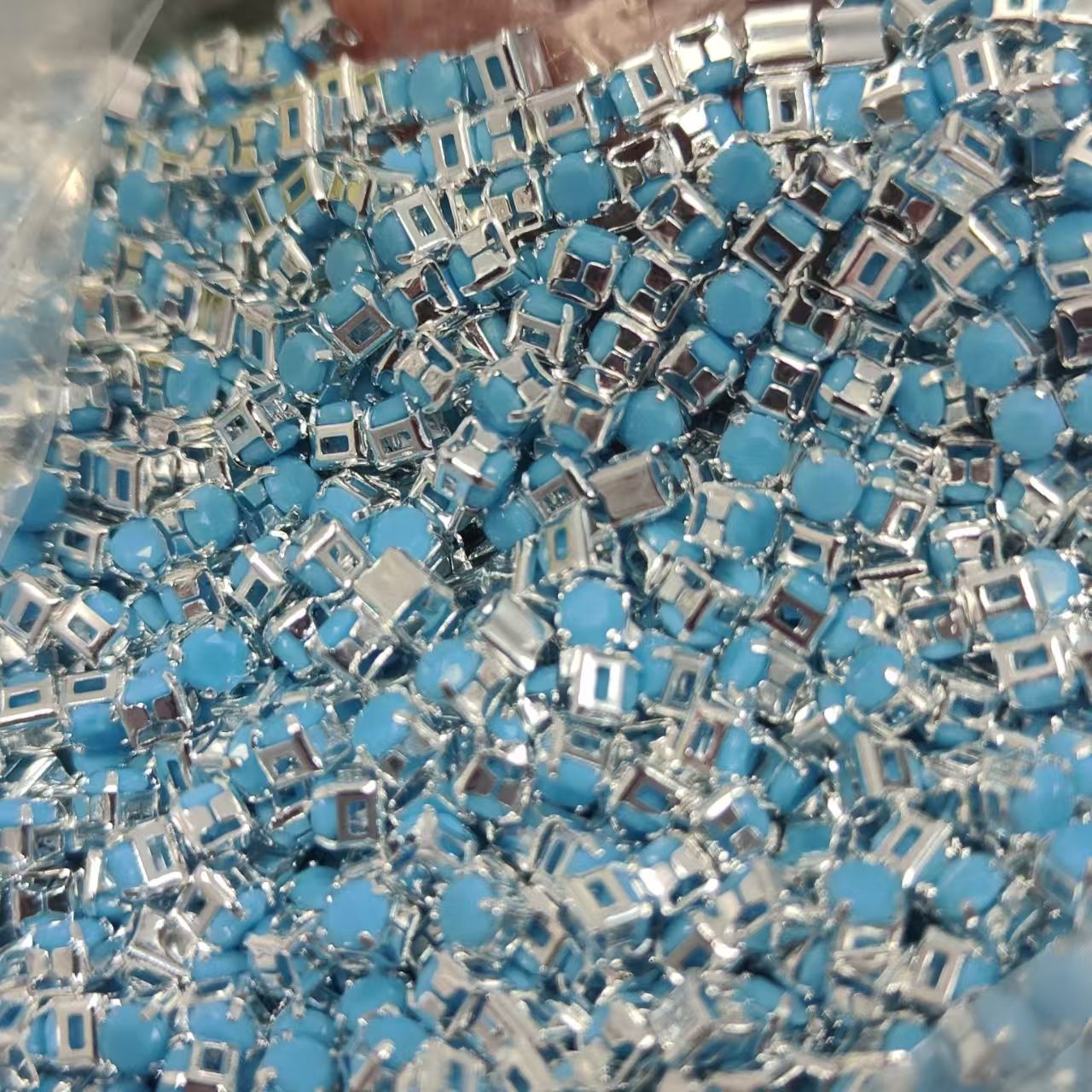 3mm peacock blue round four-hole DIY diamond spacer net red high-grade bead accessory hand-sewn diamond inlay with diamond