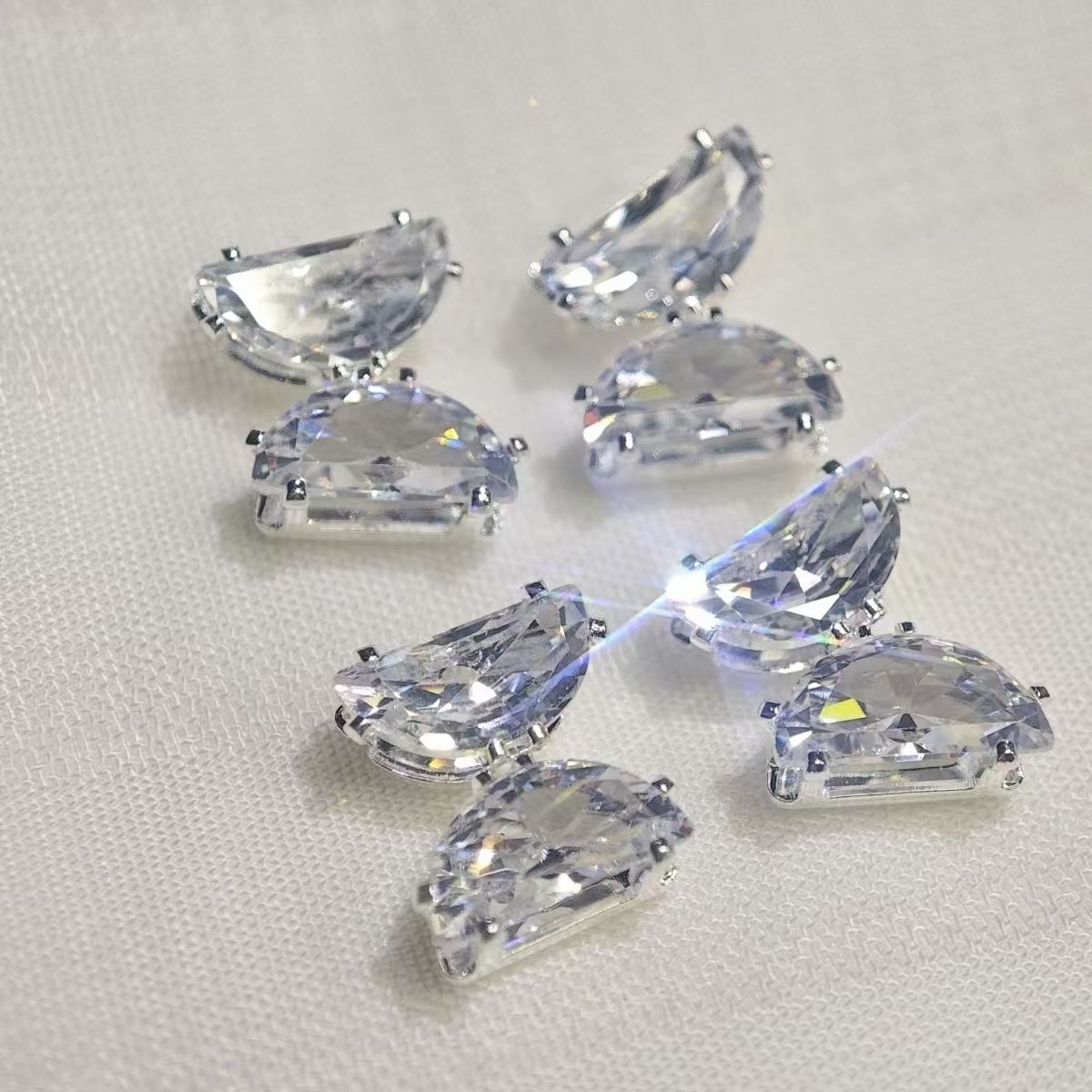 Small moon high-value claws zircon DIY gemstone jewelry accessories luminous bracelet necklace hand-sewn zircon high-grade nail art