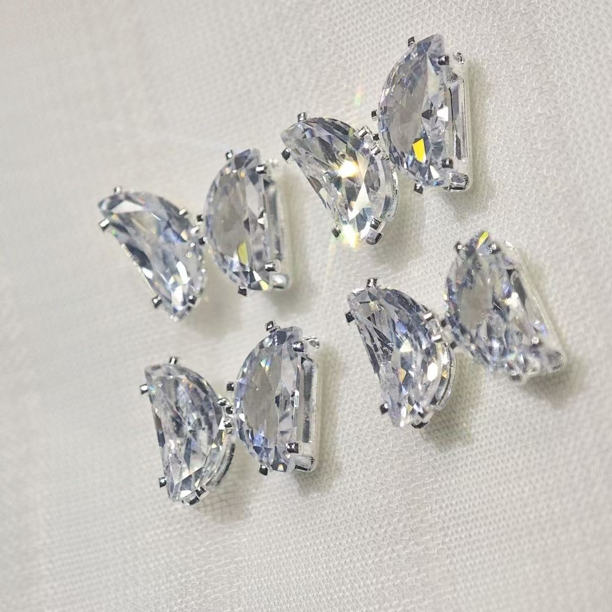 Small moon high-value claws zircon DIY gemstone jewelry accessories luminous bracelet necklace hand-sewn zircon high-grade nail art