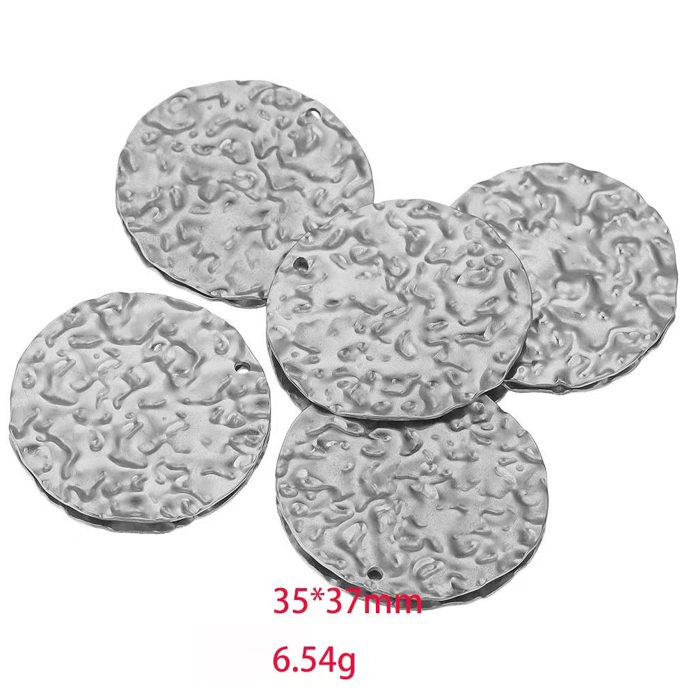 Electroplating process for stainless - steel gilded pendants, with European and American personalized trendy style. 5 handmade DIY necklace accessory pendants