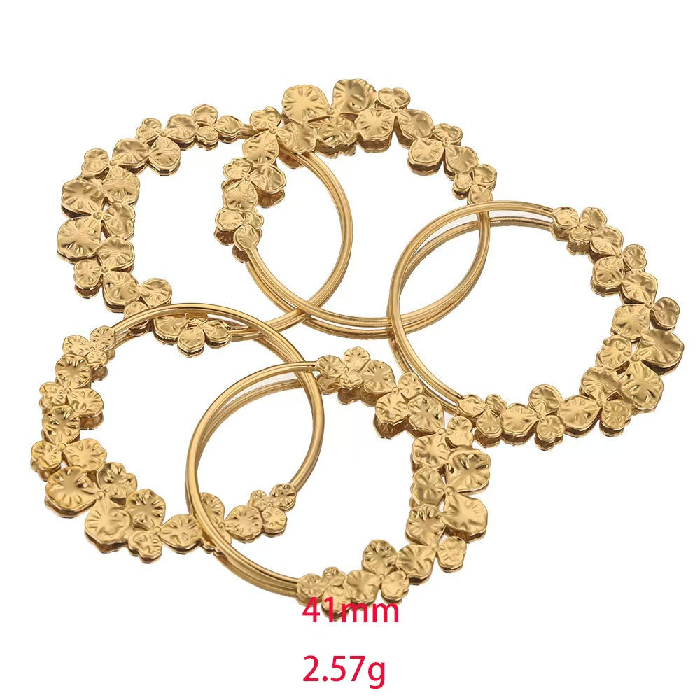 Electroplating process for stainless - steel gilded pendants, with European and American personalized trendy style. 5 handmade DIY necklace accessory pendants