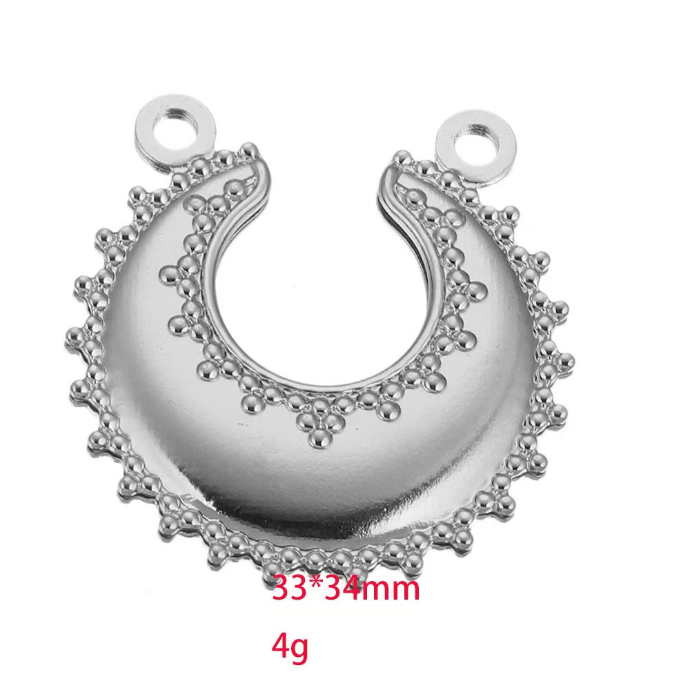 Electroplating process for stainless - steel gilded pendants, with European and American personalized trendy style. 5 handmade DIY necklace accessory pendants