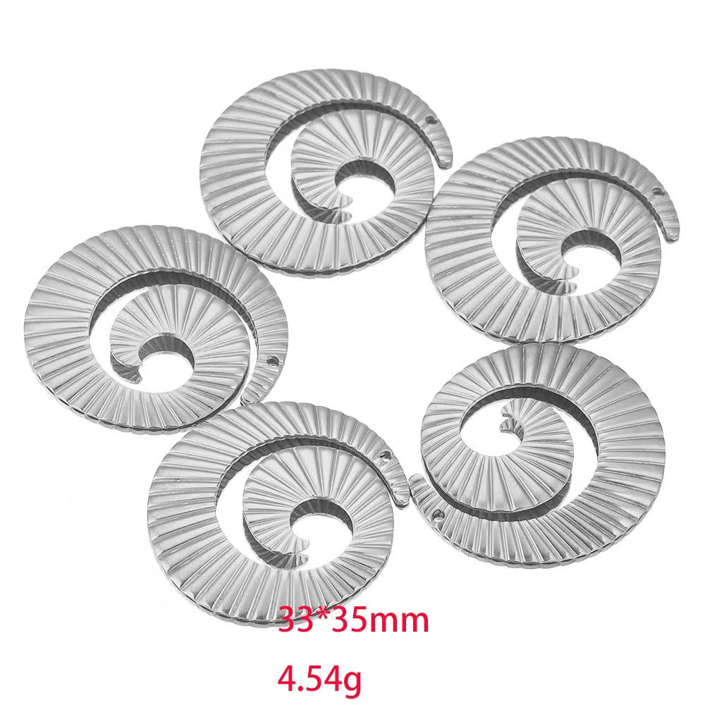 Electroplating process for stainless - steel gilded pendants, with European and American personalized trendy style. 5 handmade DIY necklace accessory pendants