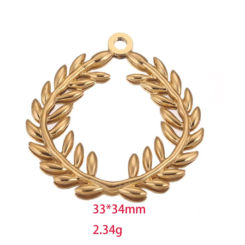 Electroplating process for stainless - steel gilded pendants, with European and American personalized trendy style. 5 handmade DIY necklace accessory pendants