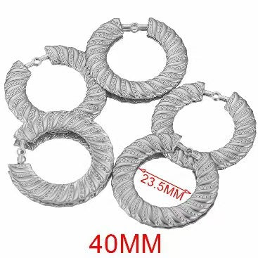 Electroplating process for stainless - steel gilded pendants, with European and American personalized trendy style. 5 handmade DIY necklace accessory pendants