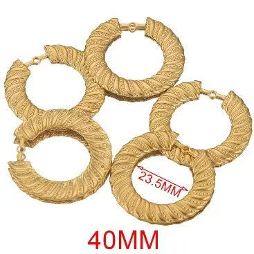 Electroplating process for stainless - steel gilded pendants, with European and American personalized trendy style. 5 handmade DIY necklace accessory pendants